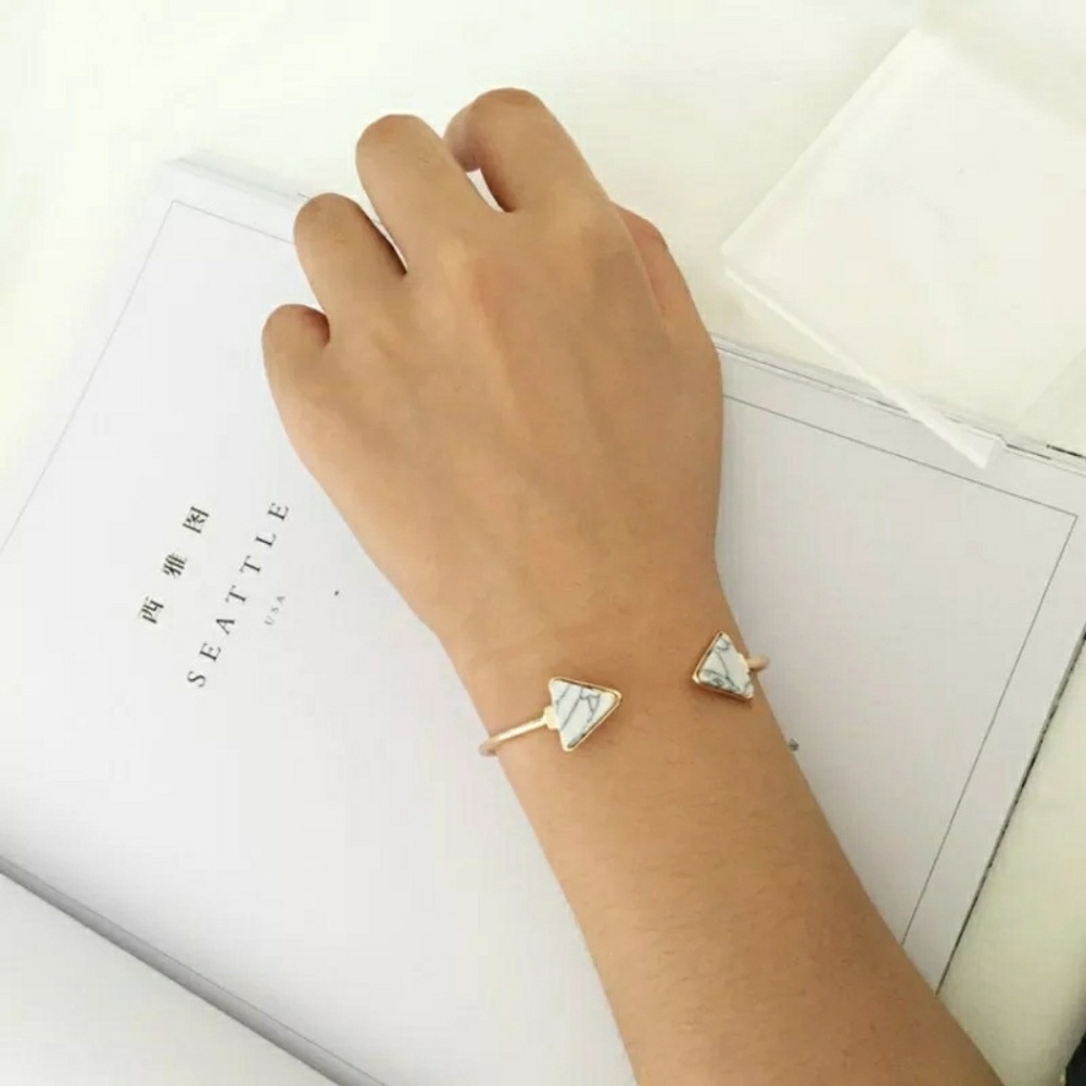 🎀3/$25 White Marble Triangle Bangle Bracelet - Picture 3 of 3